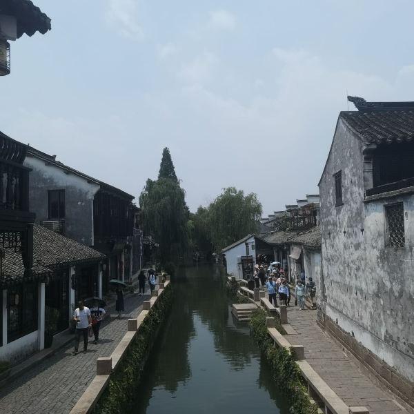 现在的年 轻人熬夜怎么度过的？都是喝的啥提神饮料呢？游戏画面